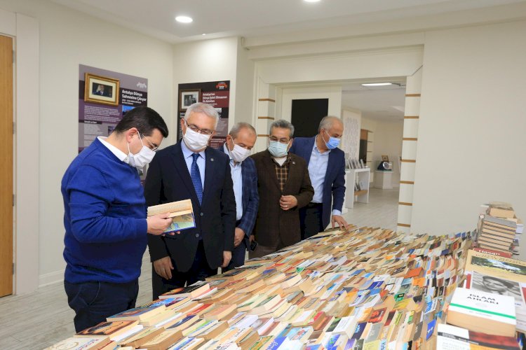Cemil Meriç Kitaplığı’na ‘Onat Köşesi’