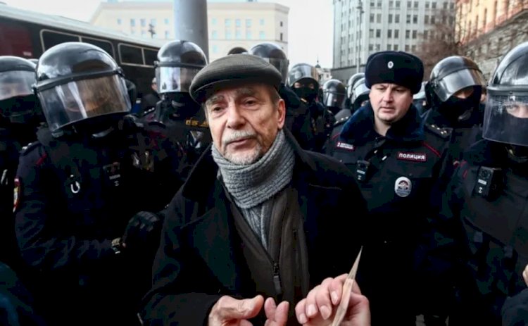 Rusya'nın en büyük insan hakları derneği baskılar sonucu kapanıyor