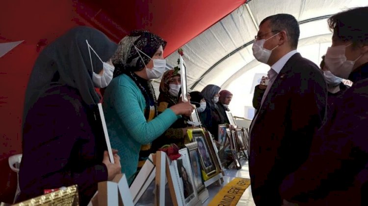 CHP heyeti Diyarbakır Anneleri’ni ziyaret etti
