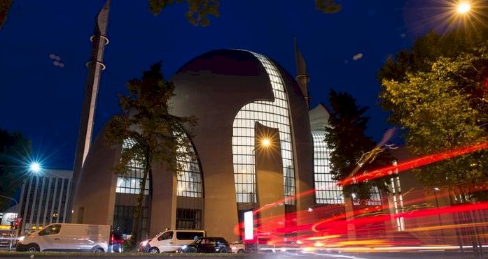Almanya'da camilerde siyasi etkinlik yasaklanacak mı?