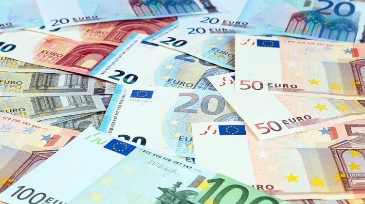 Euro yeniden 9 lirayı aştı, dolar da yükselişte