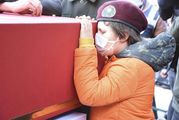 Türkiye şehitlerini uğurladı