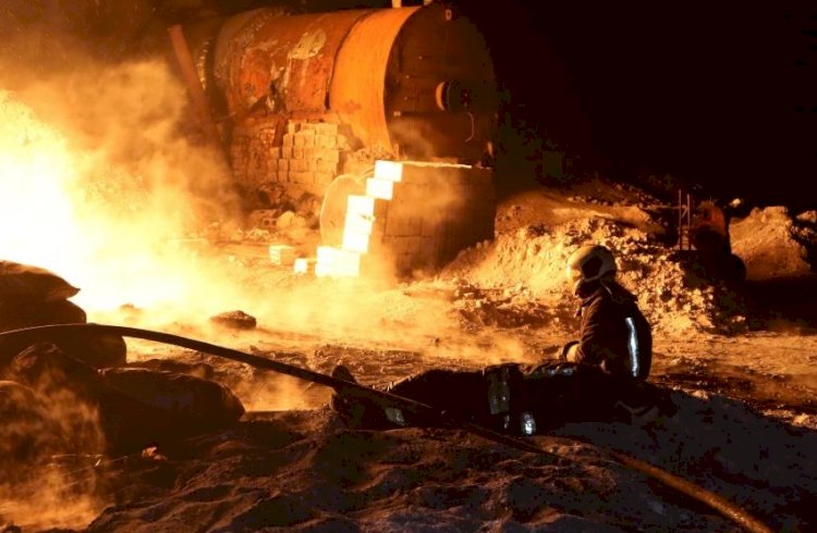 İlkel petrol rafinerileri milyonluk füzelerle neden vuruluyor?