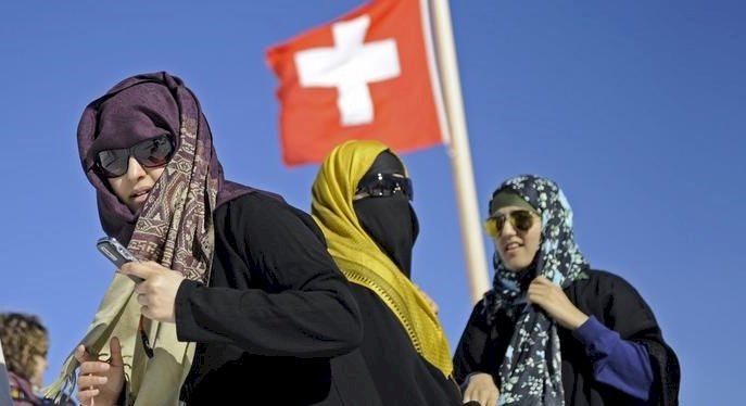 İsviçre’de peçe ve burka yasaklanıyor