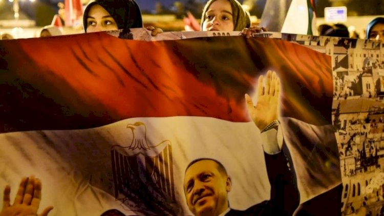 Bloomberg yazarı: Pragmatizm, Türkiye ile Mısır'ın buzları eritmesini sağlayabilir