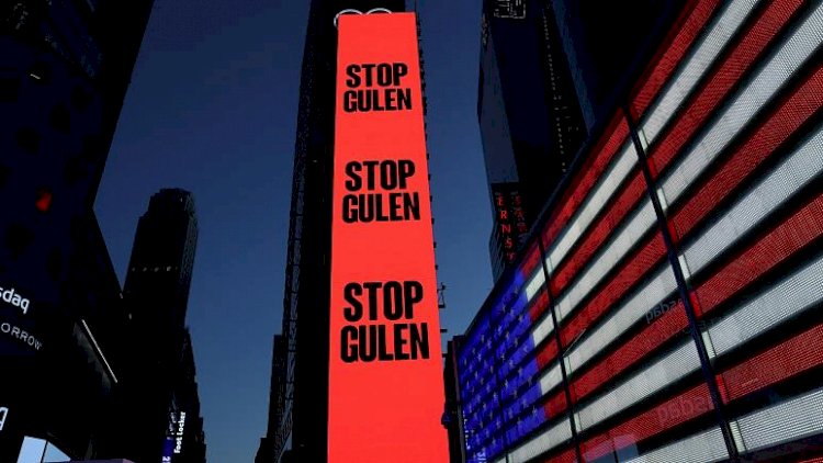 New York'ta Gülen taraftarlarının #StopErdogan ilanına reklam panosu üzerinden karşılık: #StopGulen