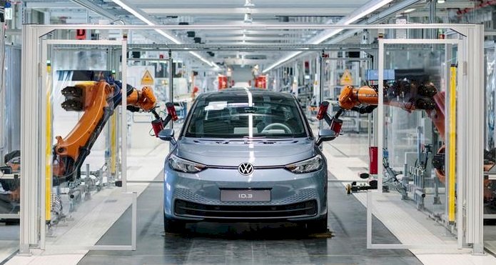 VW batarya fabrikası için yer ve partner arıyor