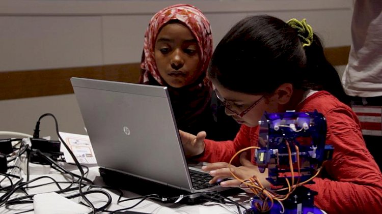 Bilim ve teknolojide yarının kadınlarını bugünden destekleyen proje 'KızCode'