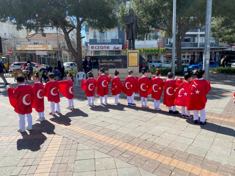 İzmirli miniklerden şehitlerimize vefa