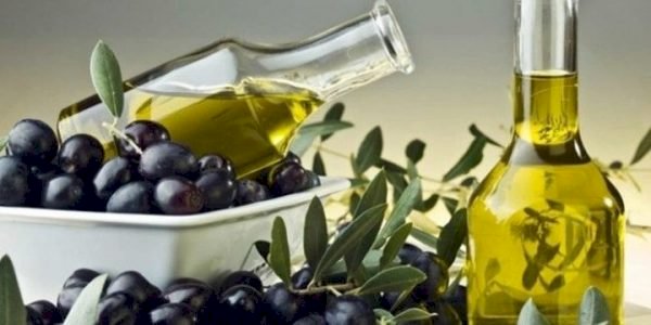 Zeytinyağı ihracatçıları dökme ve varilli zeytinyağı ihracatına getirilen yasağı doğru bulmuyor