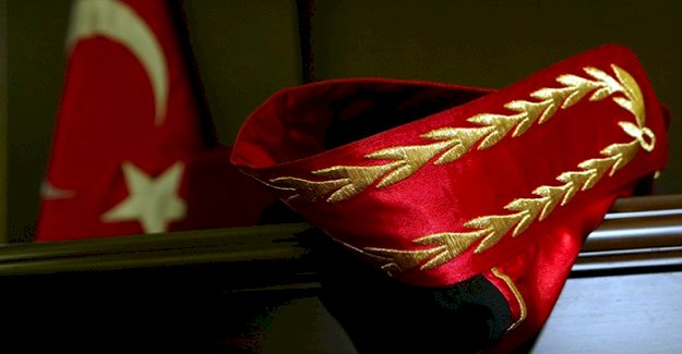 Savcı kürsüyü yumrukladı hakim sürükleyerek dışarı çıkardı