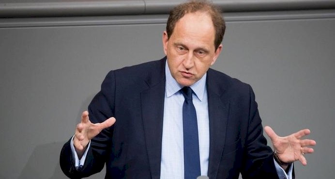 Lambsdorff: Türkiye'nin AB üyelik süreci sona erdirilmeli
