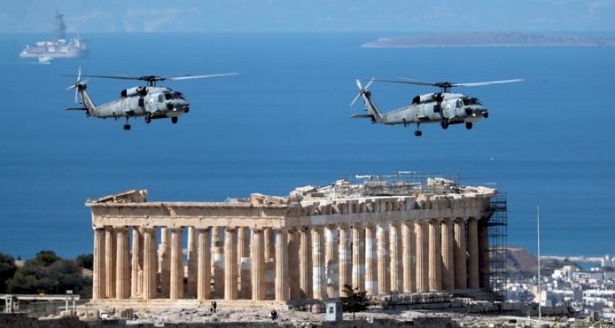 Yunanistan bağımsızlığının 200. yıl dönümünü kutladı
