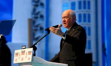 Hukukçular Bahçeli'nin "AYM kapatılsın" çıkışına ne diyor?