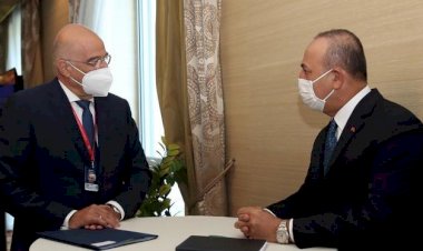Atina-Ankara arasında gerilimli basın toplantısı