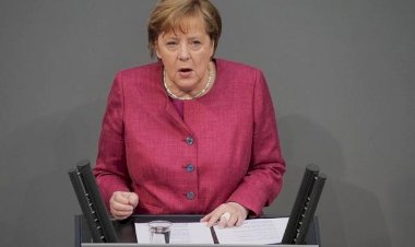 Merkel: Üçüncü dalga ülkemizi kontrol altına aldı