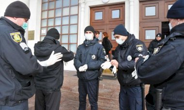 Ukrayna'da protesto gösterileri ile Rus müdahalesine zemin hazırlamakla suçlanan 60 kişi yakalandı