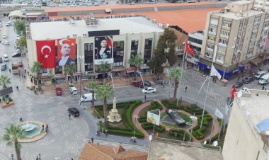 Torbalı'nın yeni belediye başkanı CHP'li Mithat Tekin oldu
