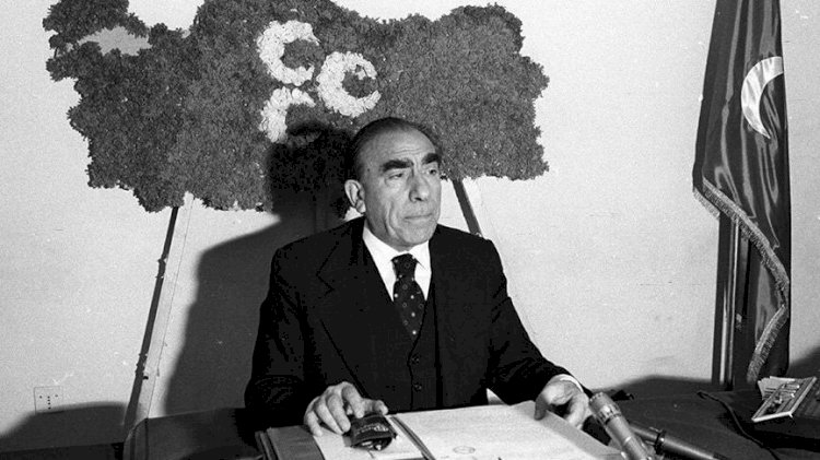 Türkeş: Hepiniz birer Türk Bayrağı'sınız. Bayrağı lekelemeyin, kirletmeyin yere düşürmeyin