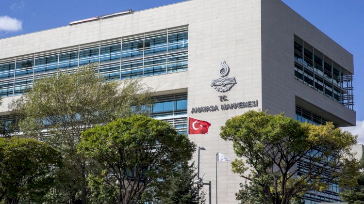AYM'den bir KHK iptali daha: Yayın organlarının kapatan madde Anayasa'ya aykırı