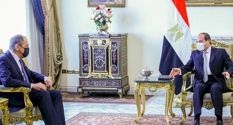 Lavrov, Kahire'de Sisi'yle görüştü