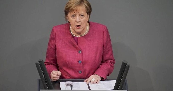 Merkel: Üçüncü dalga ülkemizi kontrol altına aldı