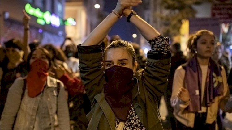 Covid önlemleri: 10 yaş altı çocuğu olan kamu personeli kadınların idari izinli sayılması ne anlama geliyor?