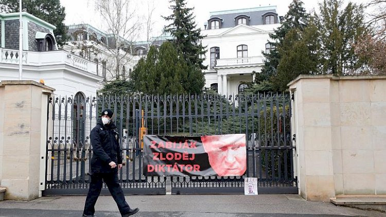 Çekya'dan 18 Rus diplomatı sınır dışı etme kararı