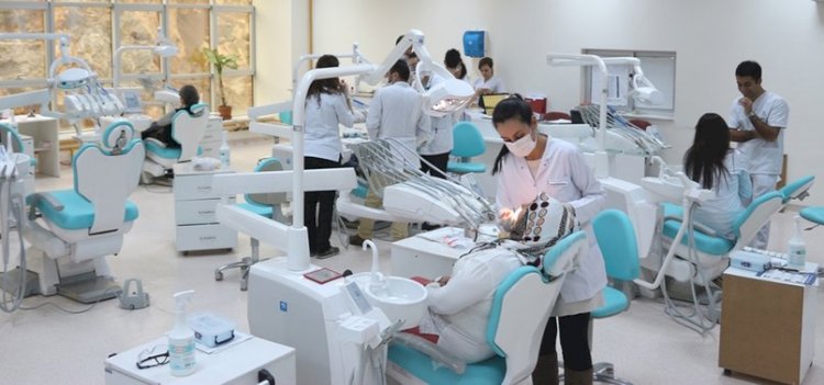 Türkiye’de Diş Hekimliği 'Kırmızı Alarm' mı Veriyor?