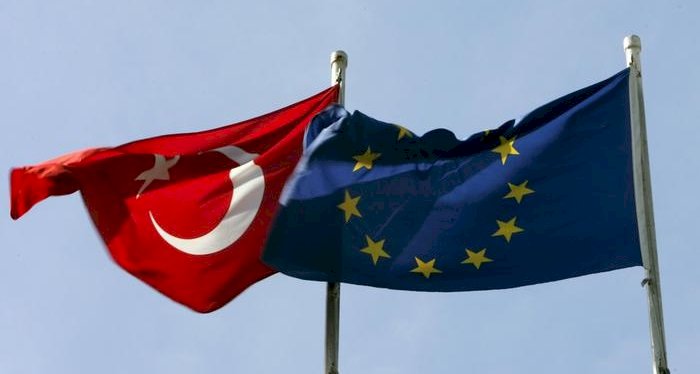 AP'de Türkiye ile müzakereleri durdurma girişimi