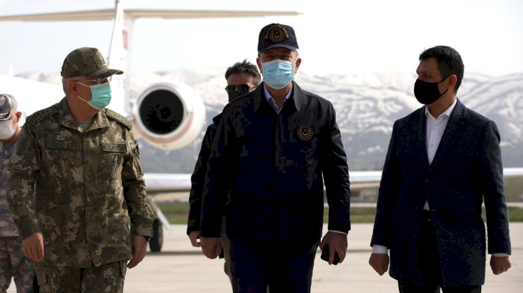 Akar ve kuvvet komutanları Irak sınırında