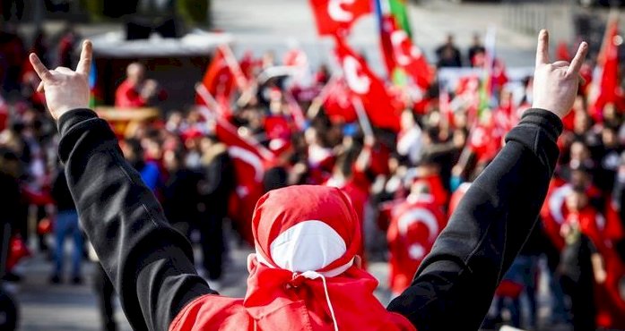 Almanya'da "ülkücü tehlike" uyarısı