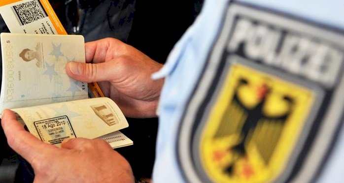 Almanya: Gri pasaport soruşturması Ocak'tan beri sürüyor