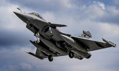 Mısır Savunma Bakanlığı, Fransa ile 30 adet Rafale tipi savaş uçağı  için sözleşme imzaladı