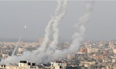 Hamas Fires Rockets into Jerusalem After Clashes at Al-Aqsa Mosque; Israel Strikes Gaza