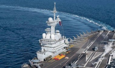 Fransız uçak gemisi Charles de Gaulle, Güney Kıbrıs Rum kesimindeki Limasol Limanı'na demirledi...