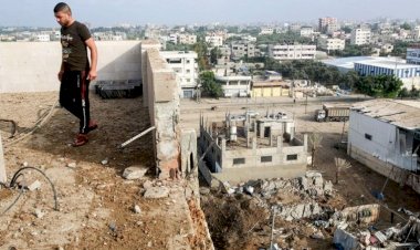 Gazzeliler, İsrail'in saldırılarını anlatıyor: 'Burada güvenli bir yer yok, evde oturup dua ediyoruz'