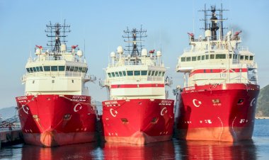 Türkiye üç gemiye isimlerini verdi... Kim bu İlhan Ailesi
