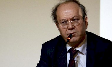 Yusuf Kaplan: Darbelere karşı her an teyakkuz halinde olmalıyız