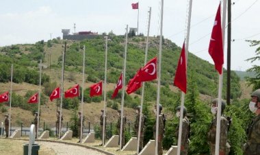 28 yıl önce haince şehit edilen 33 asker törenle anıldı