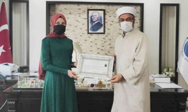 Ukraynalı Natalia Batman'da Müslüman oldu!