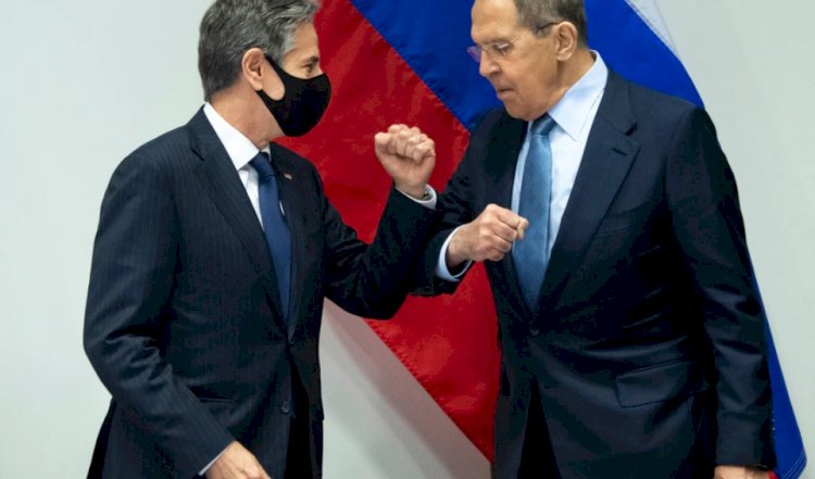 Top US, Russian Diplomats Meet Face-to-Face at Arctic Summit