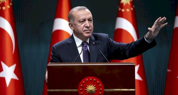 Erdoğan'dan yeni anayasa için referandum sinyali