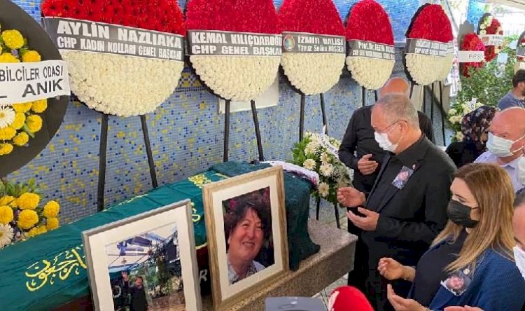 CHP İzmir Milletvekili Atila Sertel'in eşi Gazeteci Ziynet Sertel son yolculuğuna uğurlandı