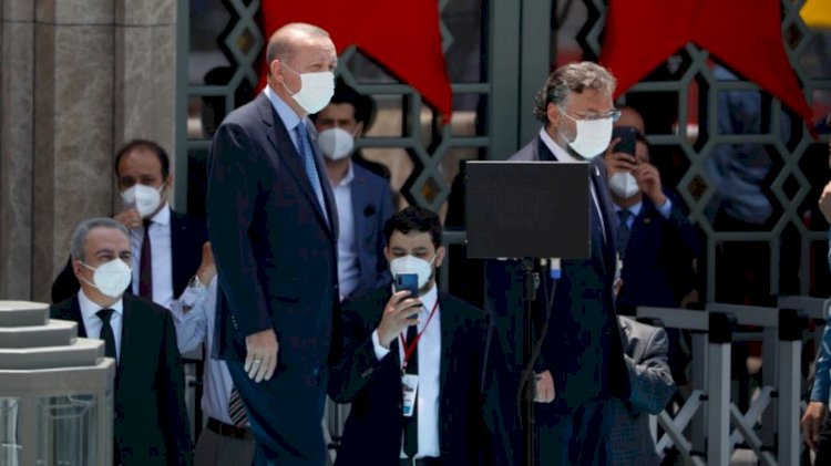 Taksim Camii: Erdoğan'ın ilk kez 1994'te gündeme getirdiği cami ibadete açıldı