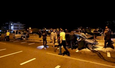 Sivil polis aracı ile otomobil çarpıştı: 1 polis şehit, 1 astsubay hayatını kaybetti