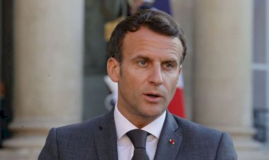 Fransa Cumhurbaşkanı Macron'a tokat atıldı, iki kişi gözaltına alındı