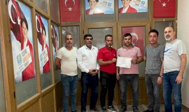 Vatan Partisi il başkanı ve yönetim kurulu topluca İYİ Parti'ye geçti