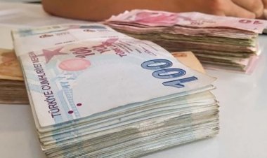 Herkes çift maaşlıları konuşurken üç maaş alan bakan yardımcısı ortaya çıktı
