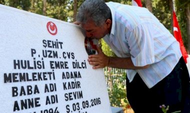 Şehit aileleri toprağa verdikleri canlarını Babalar Günü'nde de unutmadı